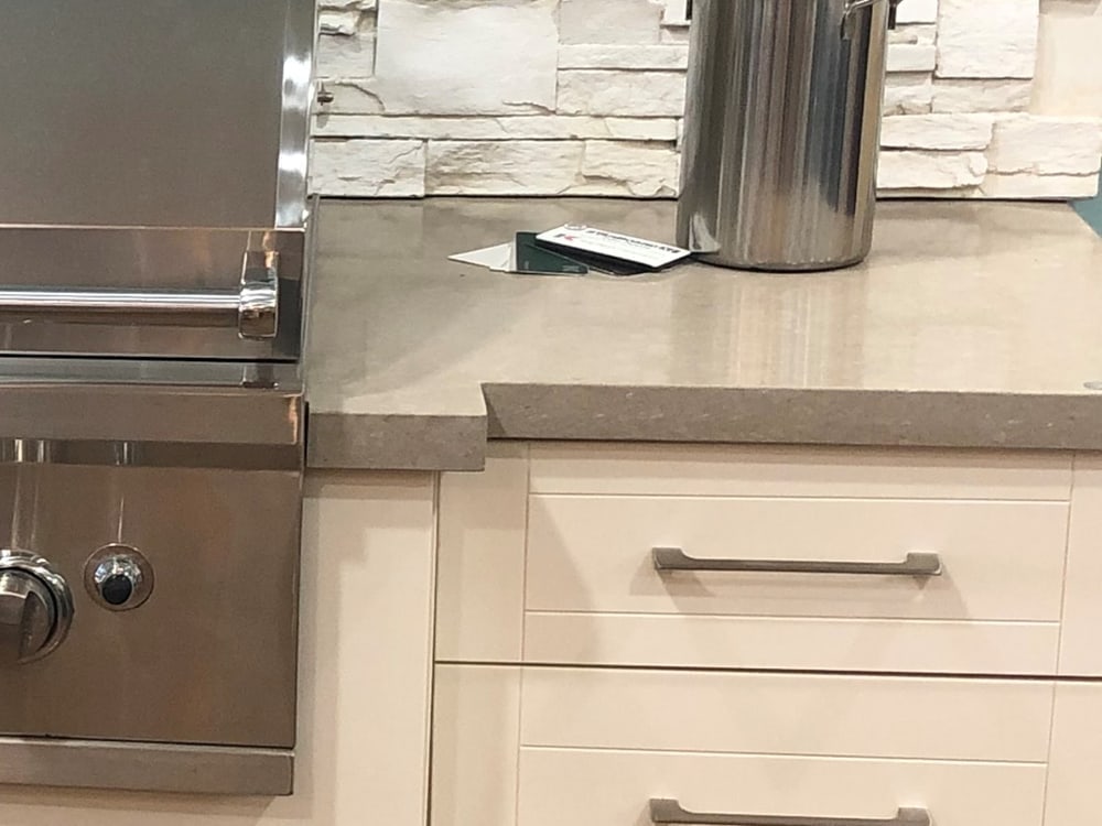 Outdoor Kitchen & Stone Backsplash