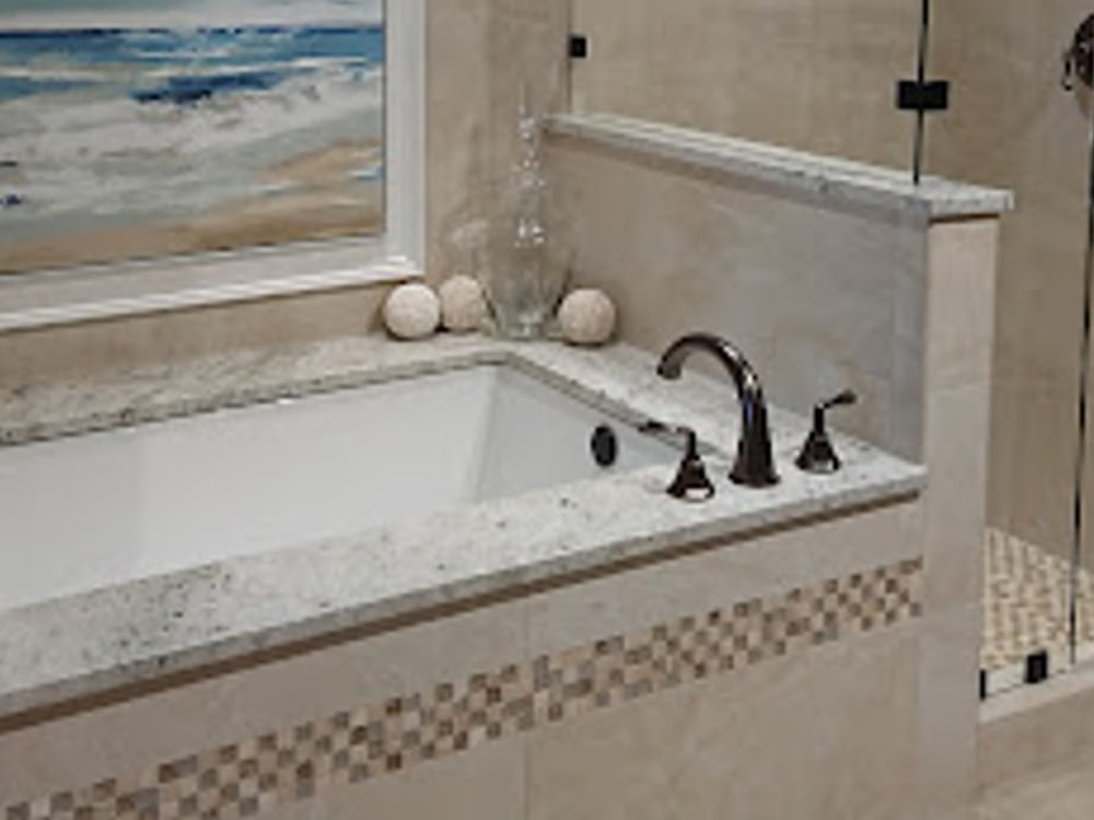Custom Glass Shower & Tub Surround
